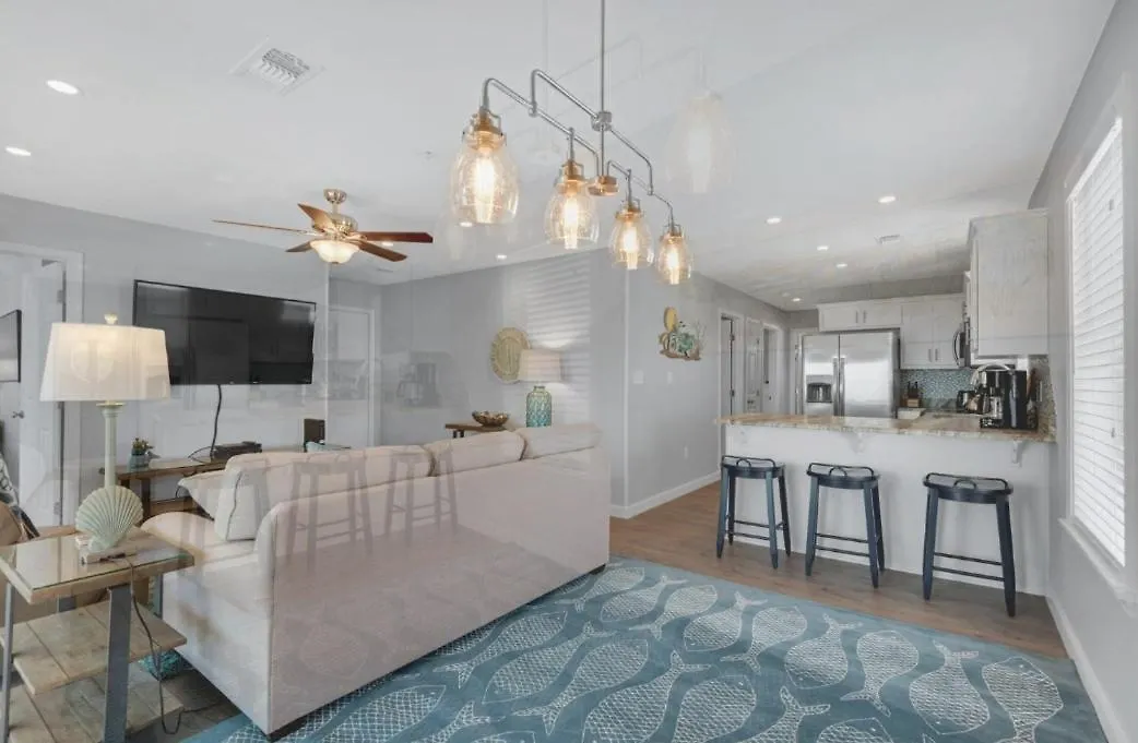 Remodeled 3 Bedroom Beach Condo - In The Heart Of Destin!