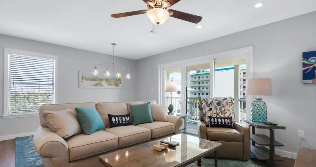 Remodeled 3 Bedroom Beach Condo - In The Heart Of Destin! Destin